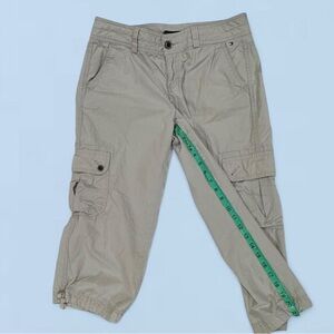 Tommy Hilfiger Women’s Light Beige Cargo Capris